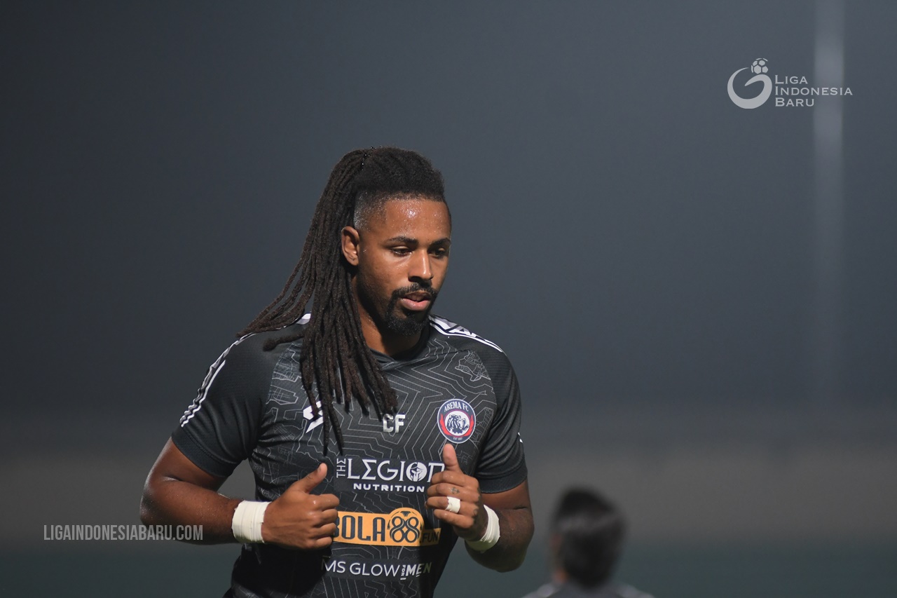 Carlos Fortes Tinggalkan Arema FC Temui Keluarga