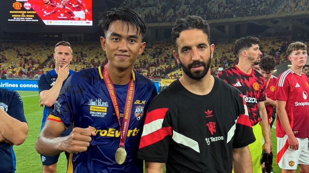 Cerita Kakang Rudianto Kalahkan MU, Hingga Berfoto Dengan Ruben Amorim
