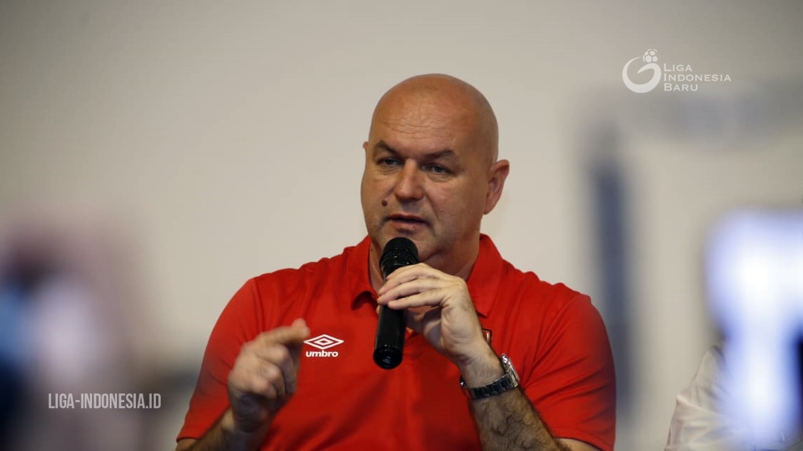 Fanatisme Suporter Jadi Alasan Bojan Hodak Tertarik Latih PSM