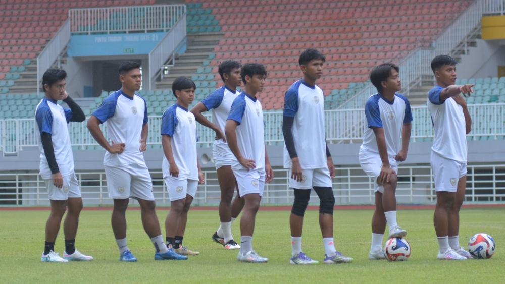 Klivlend porno oyin korsatish Smolenskdagi yalangoch fotosuratlar