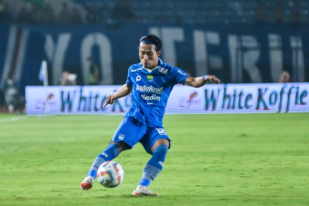 Henhen Herdiana Akan Lakoni Laga Ke-100 Bersama Persib