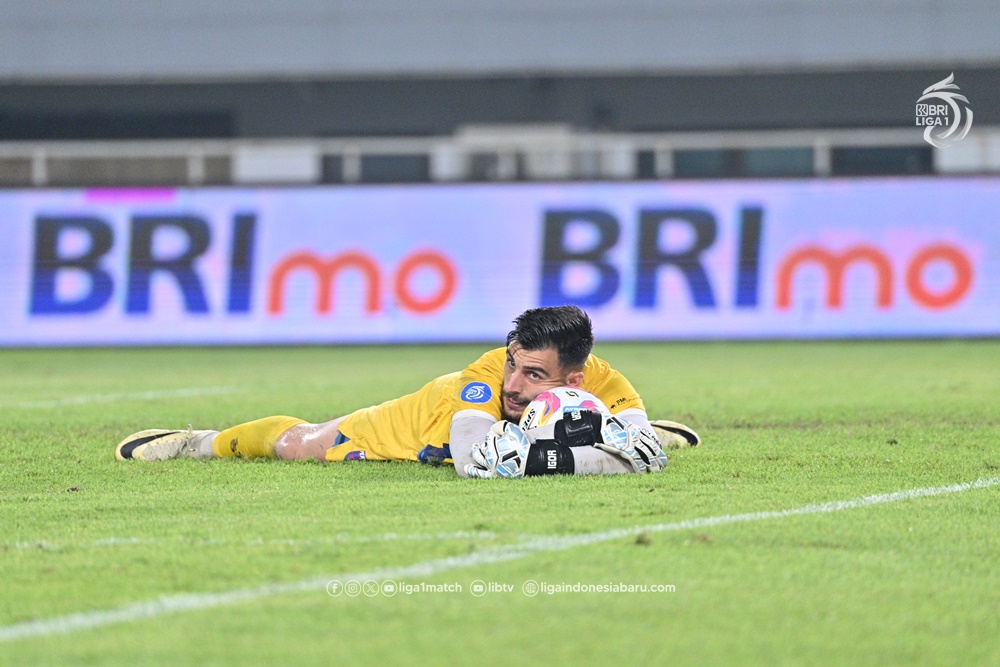 Igor Rodrigues, Tembok Kukuh Di Bawah Mistar Gawang Persita