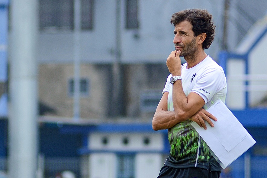 Luis Milla Mulai Pimpin Latihan Persib