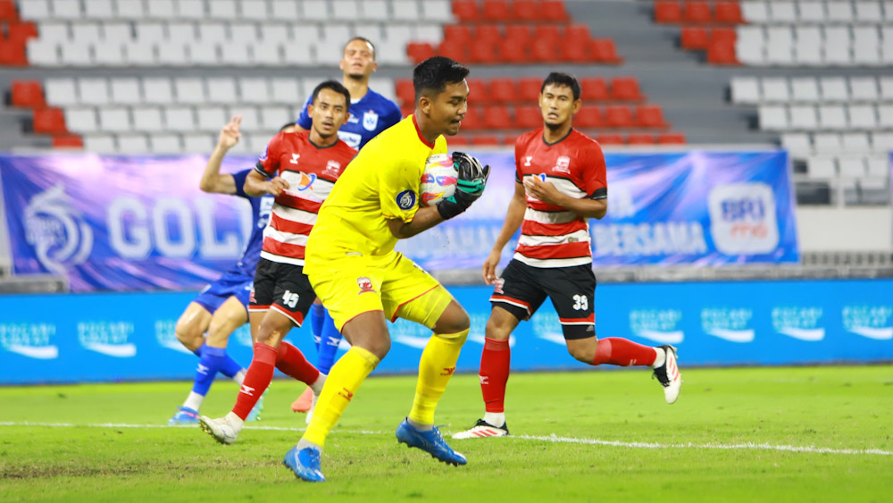 Madura United Kalahkan PSIS Dengan 10 Pemain, Miswar Tak Henti Ucap Syukur