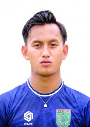 Foto FAJAR. I, TENGAH PERSIBO Bojonegoro dengan nomor punggung 23